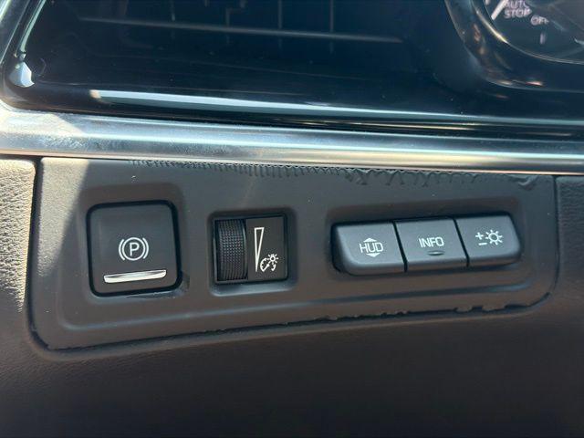 2023 Cadillac XT6 FWD Premium Luxury