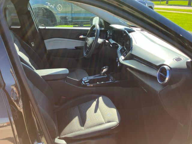 2025 Chevrolet Trax FWD LT