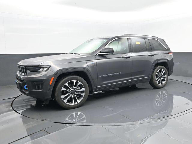 2022 Jeep Grand Cherokee Overland 4x4 for sale in Grafton, WV