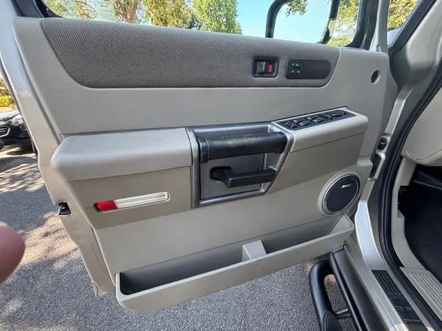 2003 HUMMER H2 Base