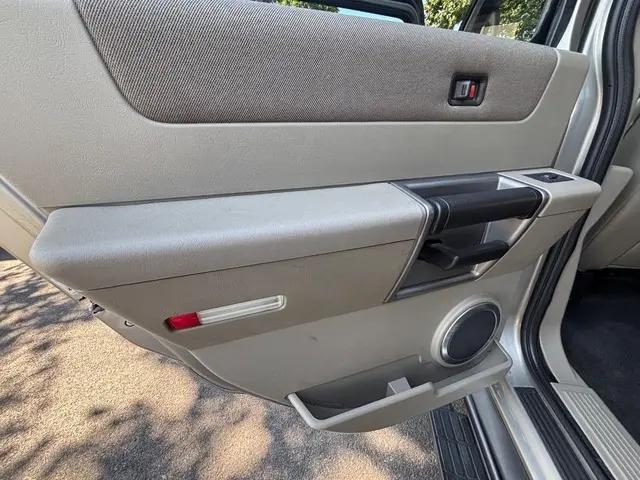 2003 HUMMER H2 Base