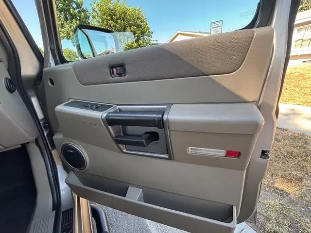 2003 HUMMER H2 Base