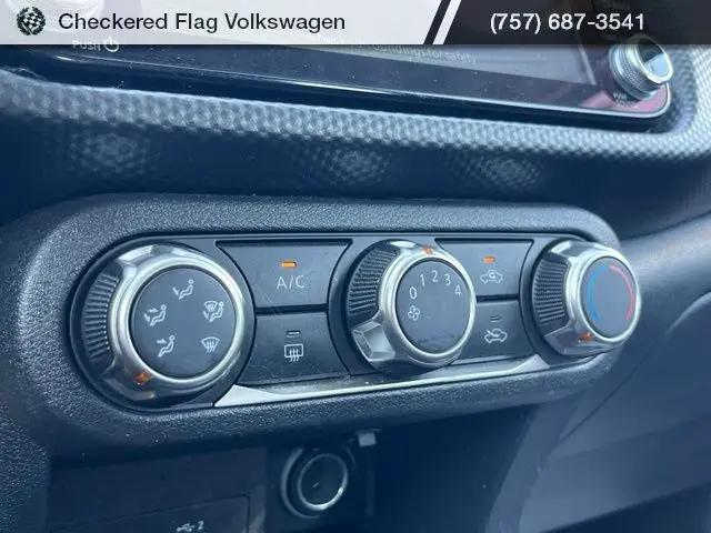 2024 Nissan Kicks SV Xtronic CVT