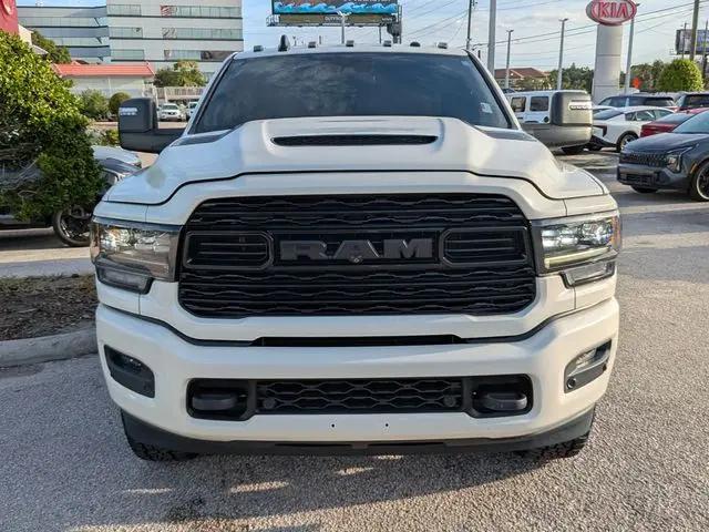2023 Ram 3500 Limited Crew Cab 4x4 8 Box