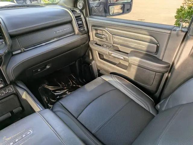 2023 Ram 3500 Limited Crew Cab 4x4 8 Box