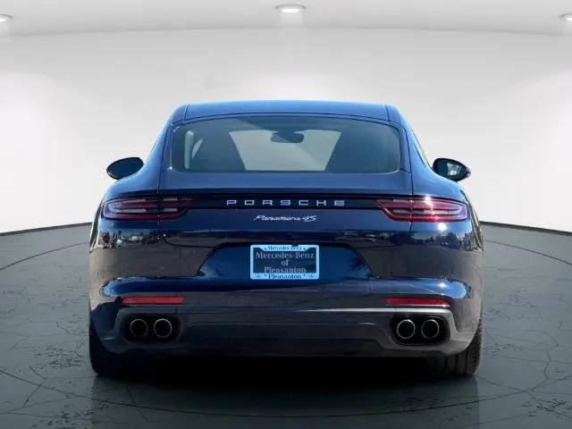 2018 Porsche Panamera 4S
