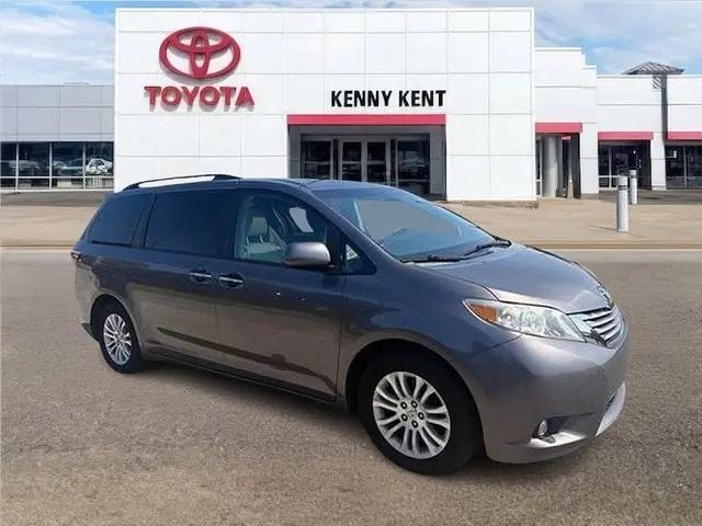 2017 Toyota Sienna XLE Premium 8 Passenger for sale in Evansville, IN