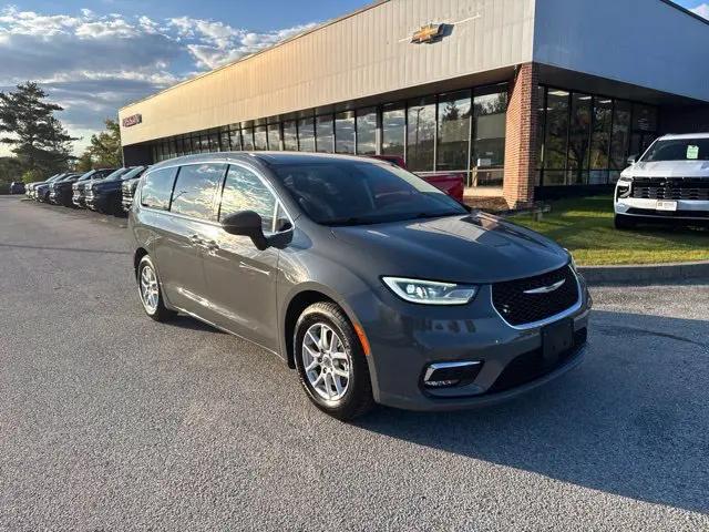 2023 Chrysler Pacifica Touring L for sale in Bennington, VT