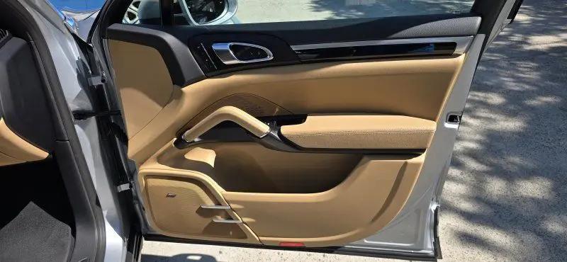 2018 Porsche Cayenne Platinum Edition