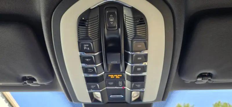2018 Porsche Cayenne Platinum Edition