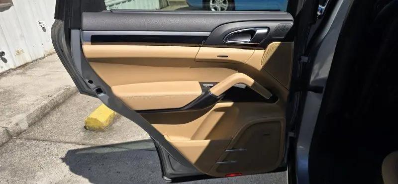 2018 Porsche Cayenne Platinum Edition