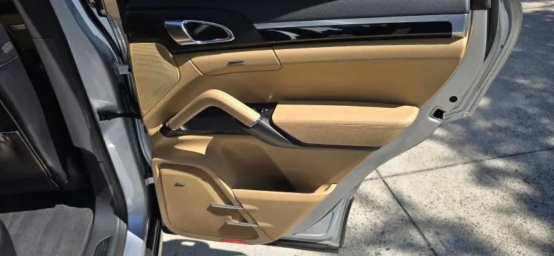 2018 Porsche Cayenne Platinum Edition