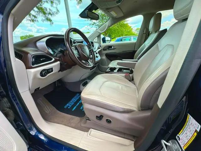 2017 Chrysler Pacifica Touring-L