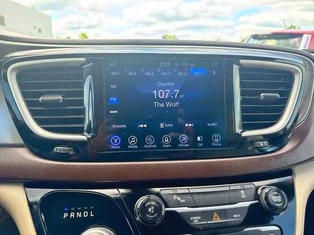 2017 Chrysler Pacifica Touring-L