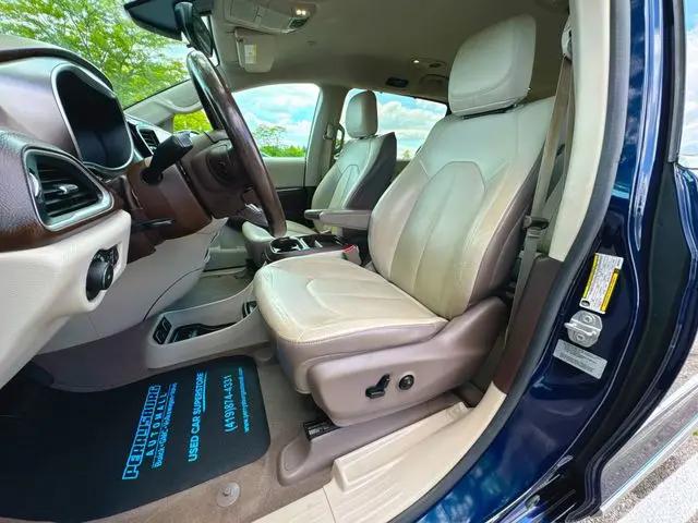 2017 Chrysler Pacifica Touring-L