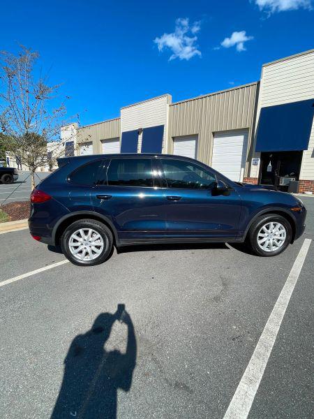 2011 Porsche Cayenne Base