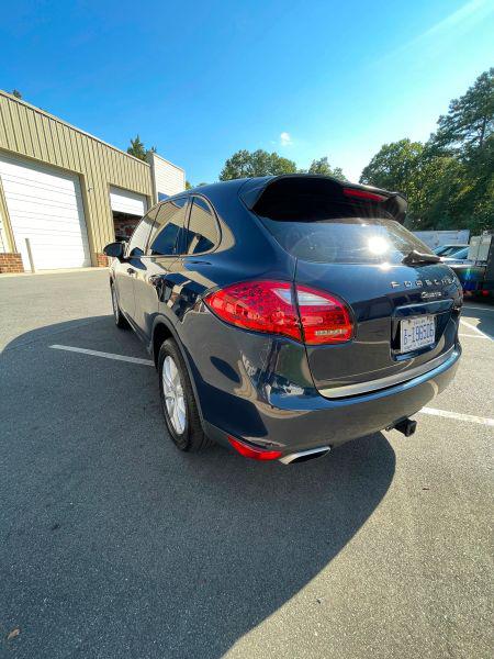 2011 Porsche Cayenne Base
