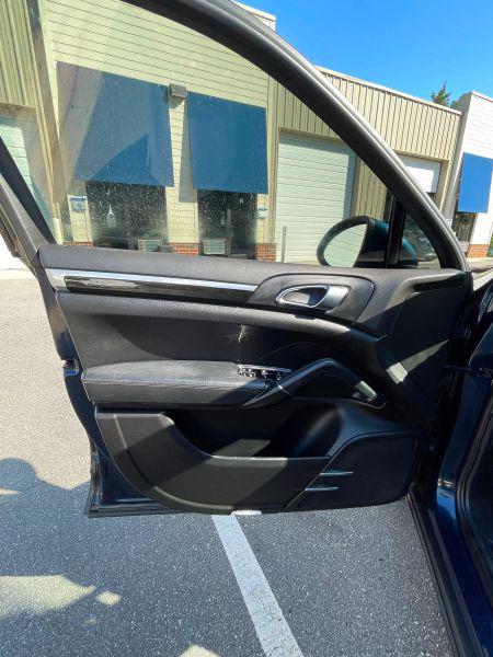 2011 Porsche Cayenne Base