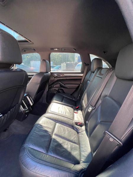 2011 Porsche Cayenne Base