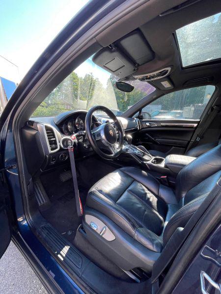 2011 Porsche Cayenne Base