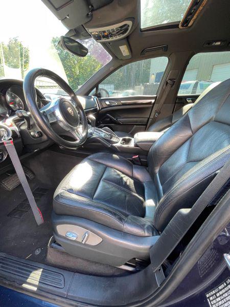 2011 Porsche Cayenne Base