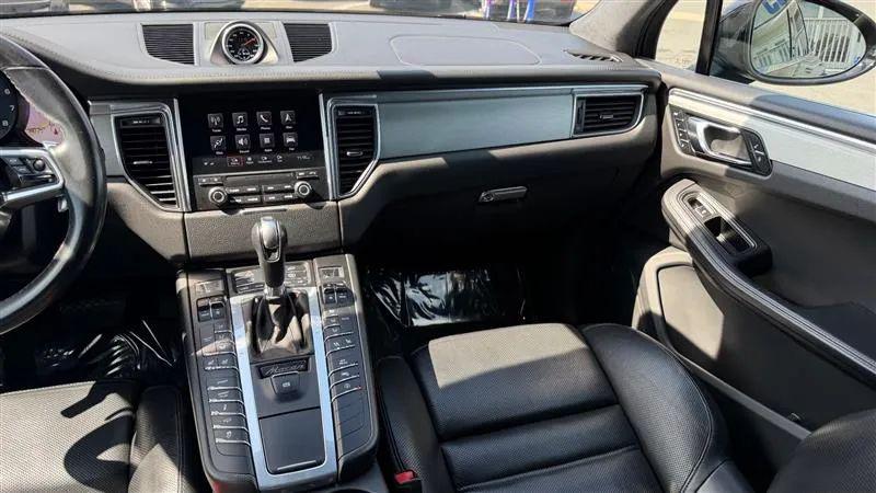 2018 Porsche Macan Turbo