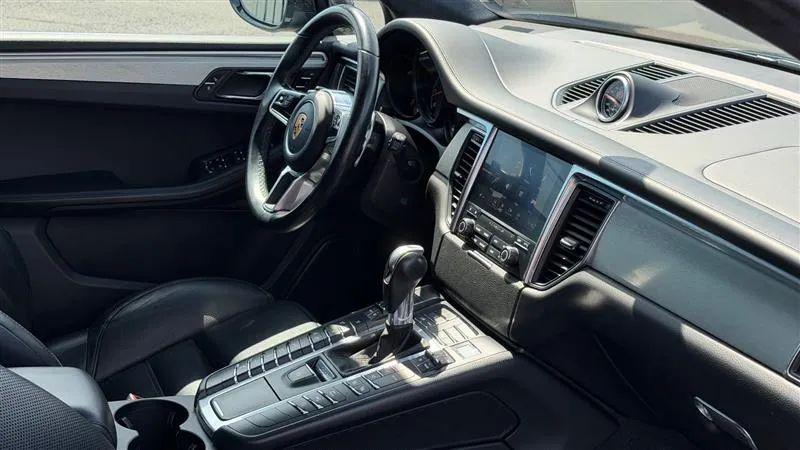 2018 Porsche Macan Turbo