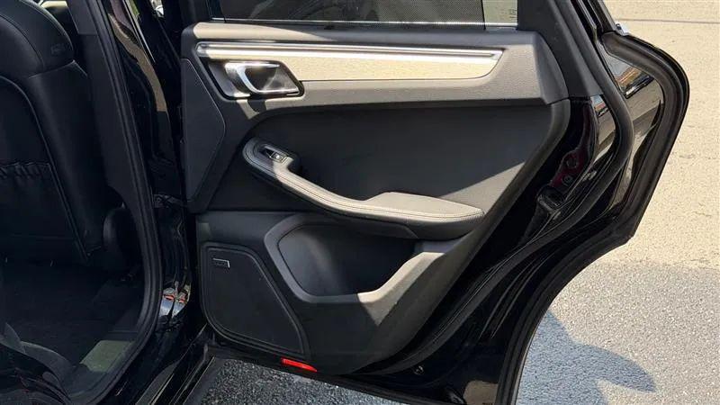 2018 Porsche Macan Turbo