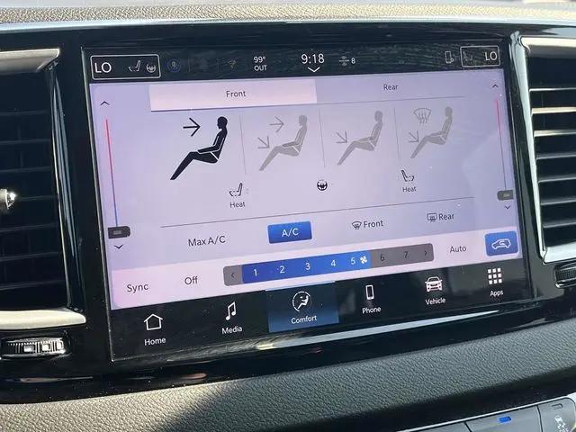 2025 Chrysler Pacifica Select