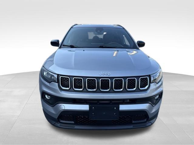 2023 Jeep Compass Latitude Lux FWD