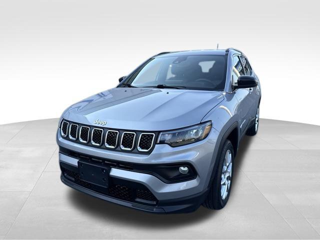 2023 Jeep Compass Latitude Lux FWD
