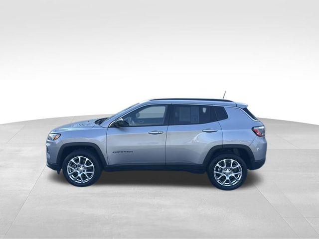 2023 Jeep Compass Latitude Lux FWD