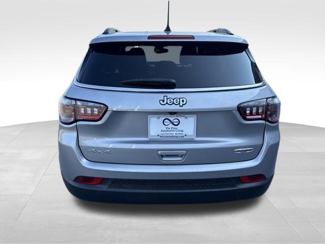 2023 Jeep Compass Latitude Lux FWD