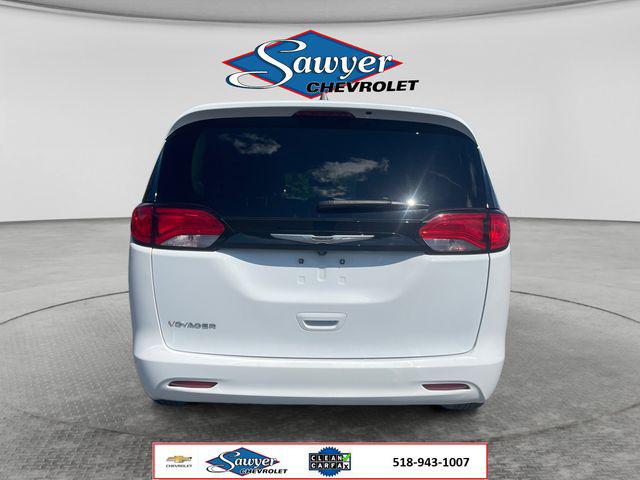 2023 Chrysler Voyager LX