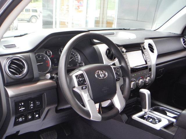 2017 Toyota Tundra SR5 5.7L V8 2017 Toyota Tundra SR5 5.7L V8