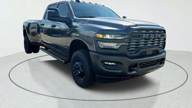 2026 RAM Ram 3500 RAM 3500 TRADESMAN CREW CAB 4X4 8 BOX