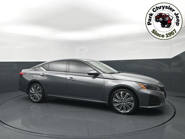 2024 Nissan Altima SL Intelligent AWD for sale in Burnsville, MN