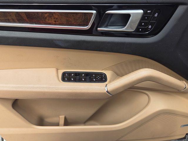 2021 Porsche Cayenne Base