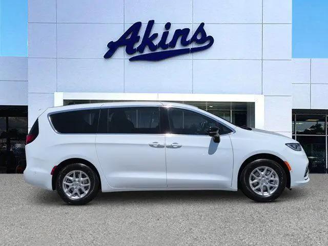 2025 Chrysler Pacifica Select for sale in Winder, GA