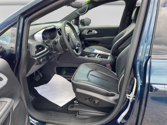 2025 Chrysler Pacifica Limited AWD