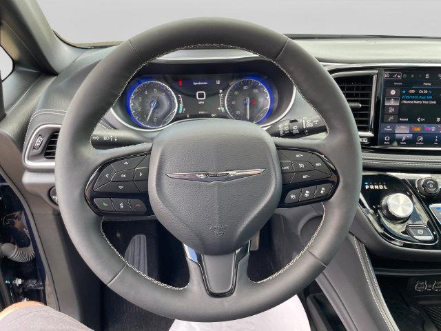 2025 Chrysler Pacifica Limited AWD