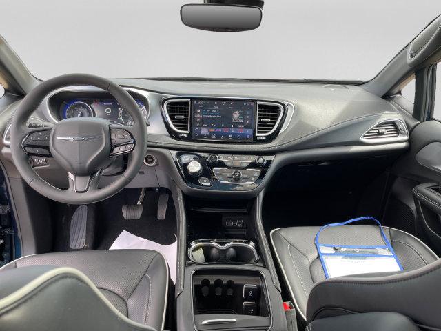 2025 Chrysler Pacifica Limited AWD