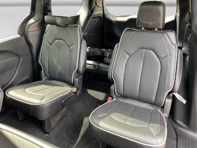 2025 Chrysler Pacifica Limited AWD
