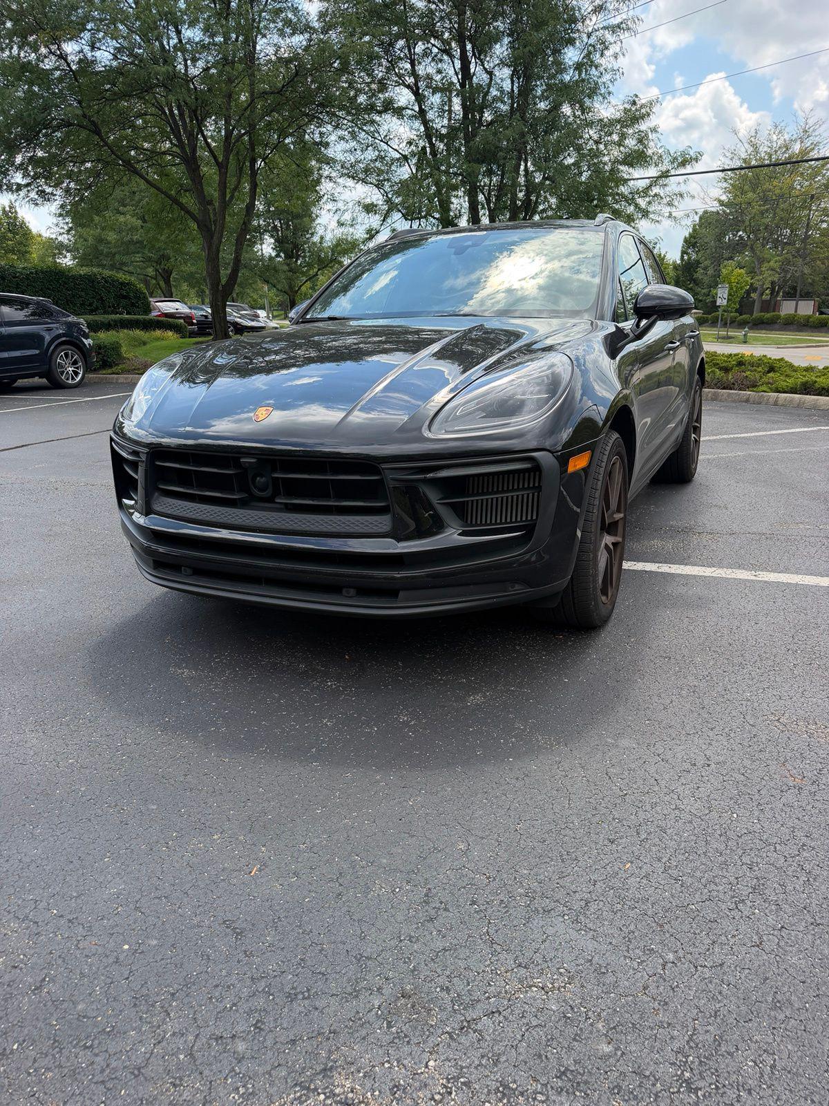 /2023 Porsche Macan