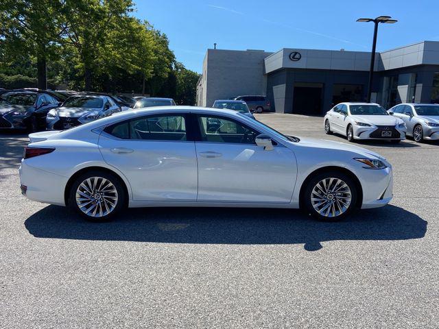2023 Lexus ES 300h Luxury