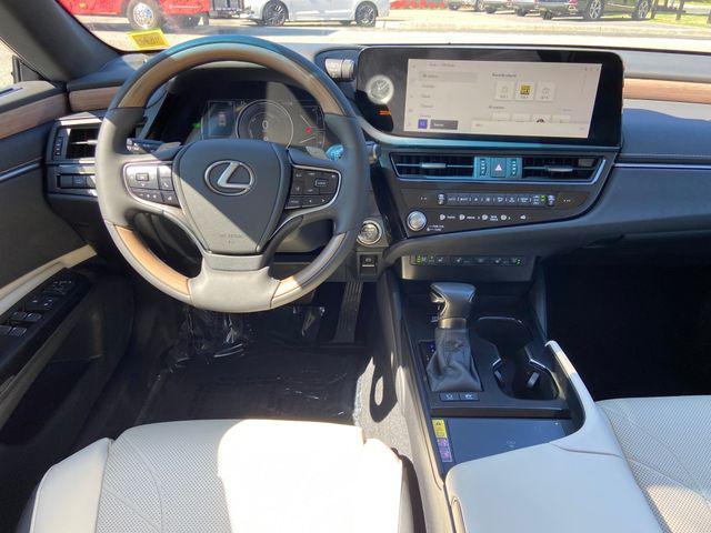 2023 Lexus ES 300h Luxury