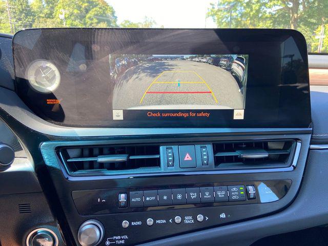 2023 Lexus ES 300h Luxury