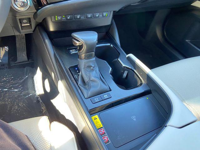 2023 Lexus ES 300h Luxury
