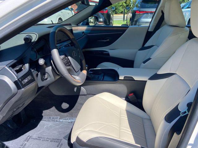 2023 Lexus ES 300h Luxury
