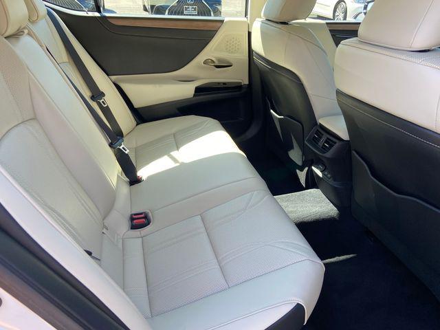 2023 Lexus ES 300h Luxury